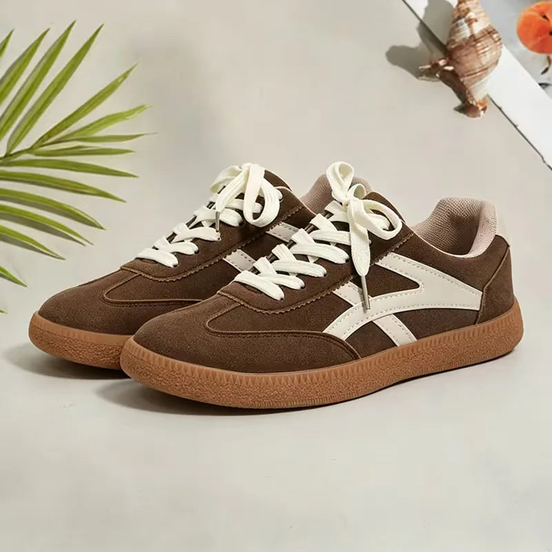 Lage sneakers met suède bovenwerk