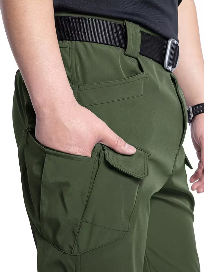 Cargo broek met rekbaar materiaal en meerdere zakken