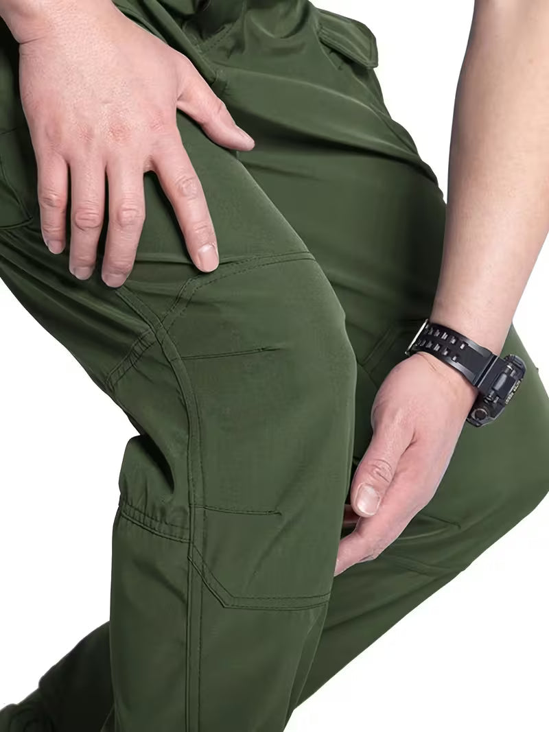 Cargo broek met rekbaar materiaal en meerdere zakken