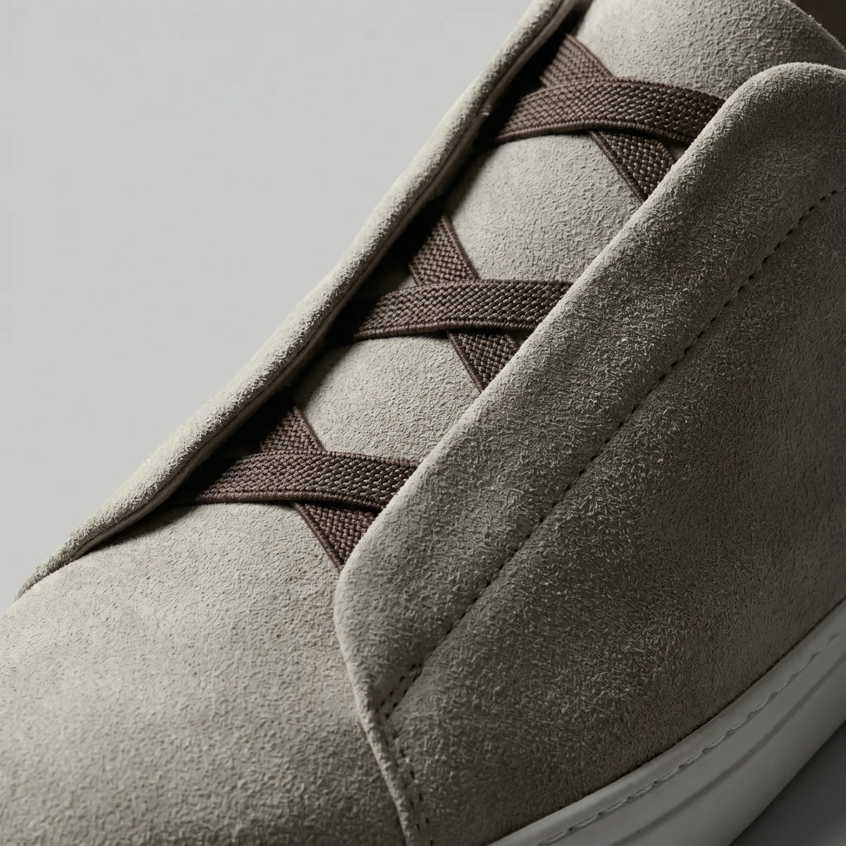 Suède sneakers met instapdesign