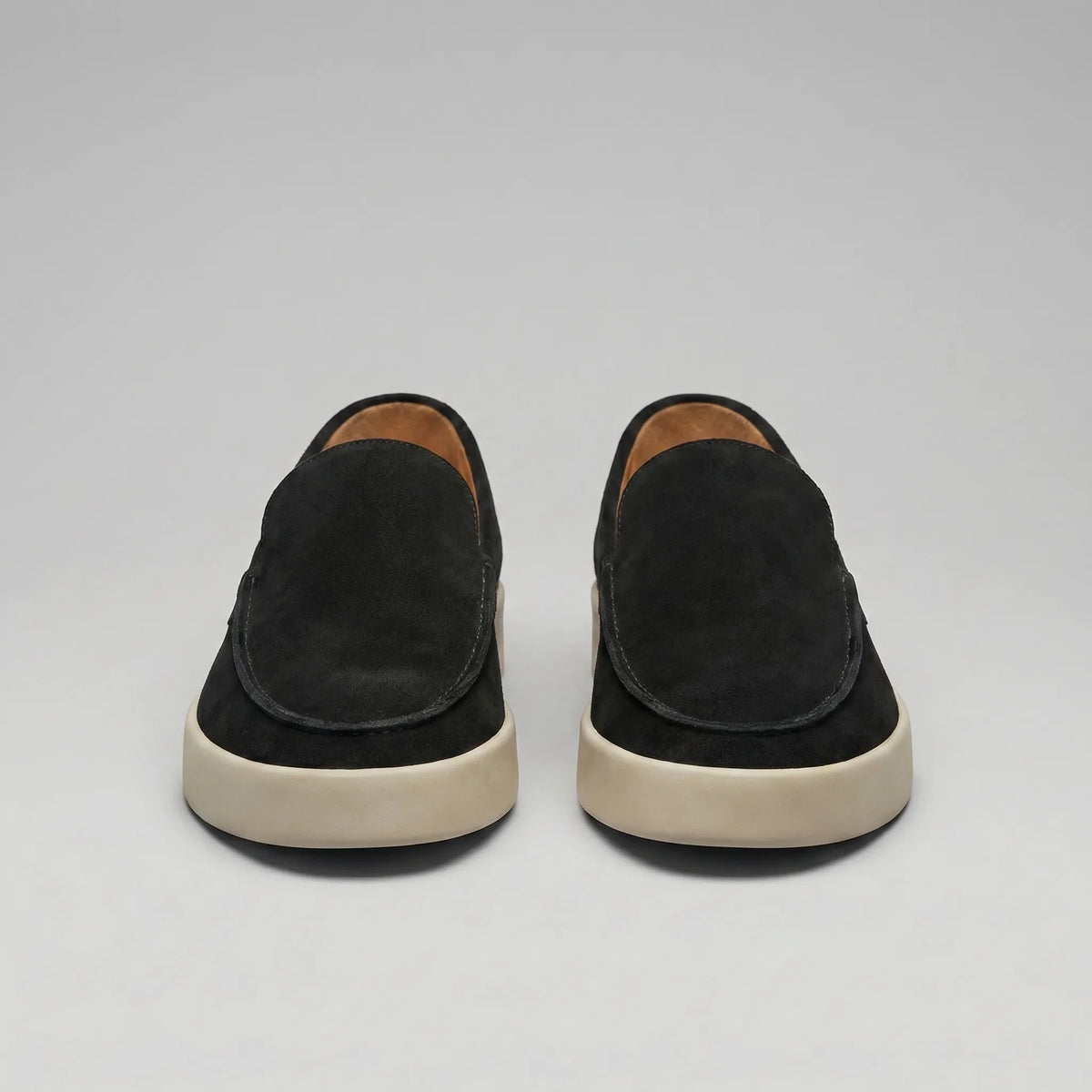 Suede loafers met contrasterende zool