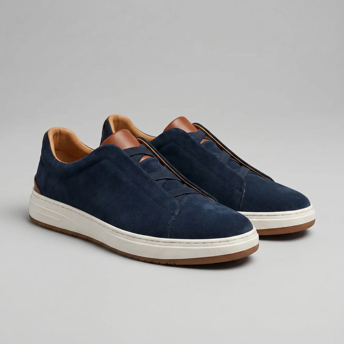 Slip-on sneakers met suède