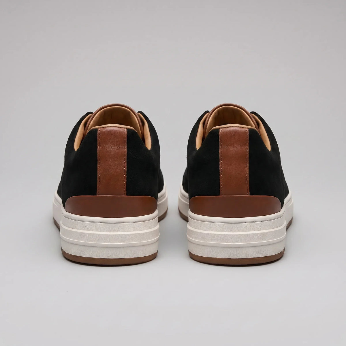 Slip-on sneakers met suède