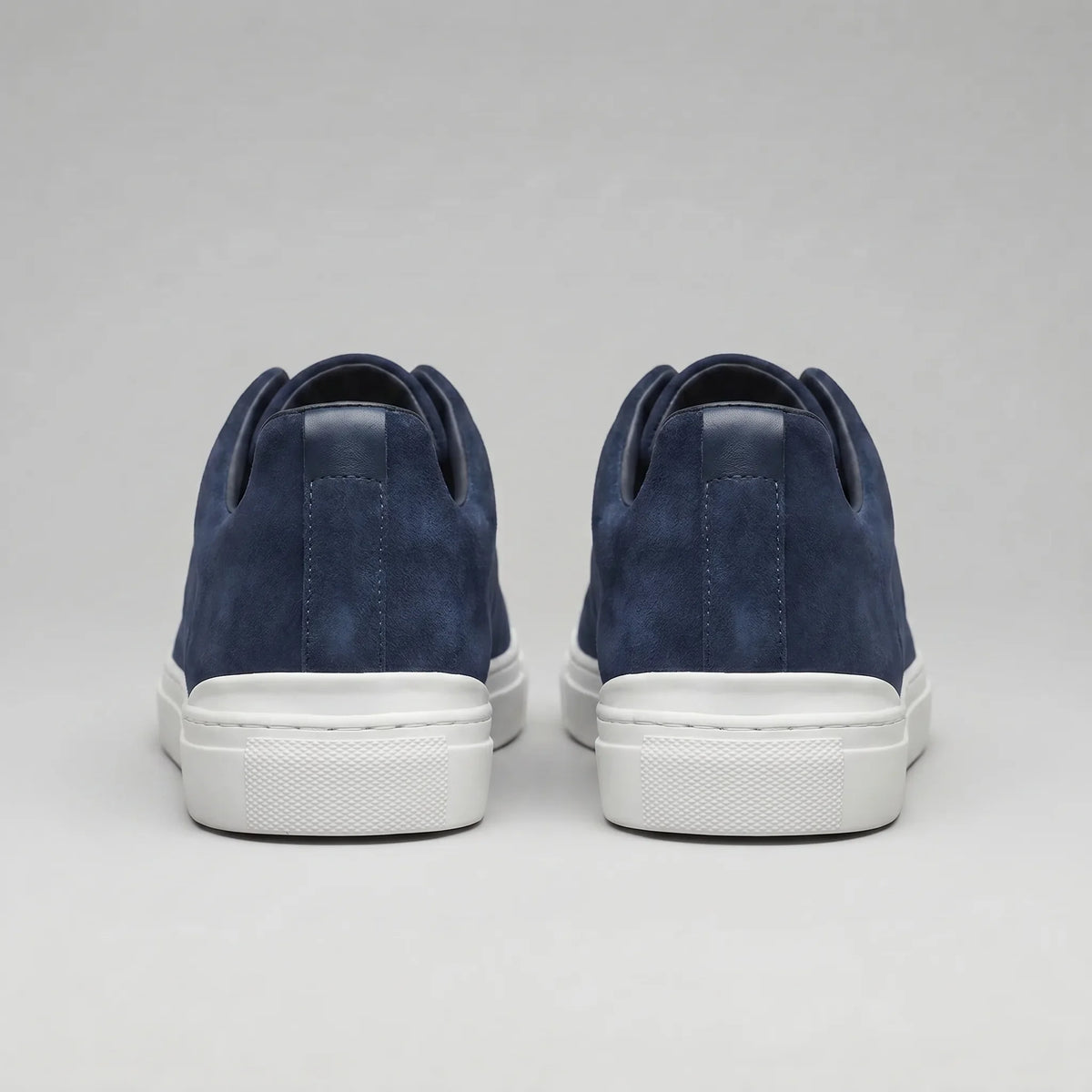 Slip-on sneakers met suède