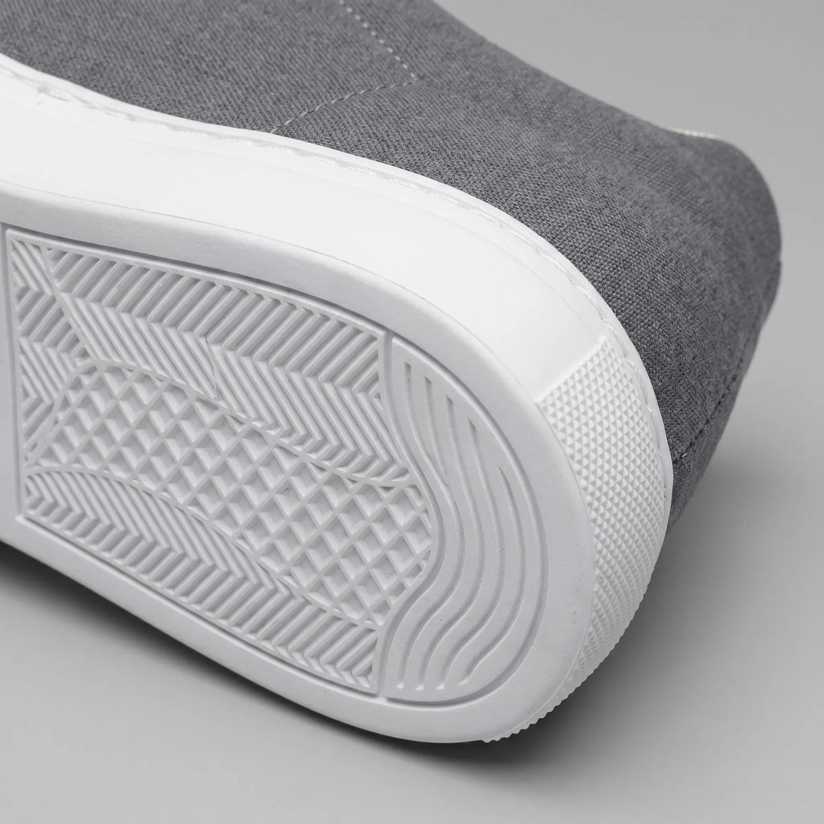 Slip-on sneakers met suède