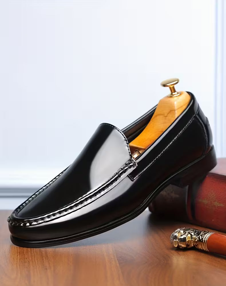 Schoenen met lichtgewicht ontwerp en puntige neus