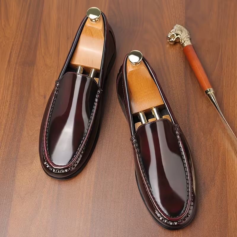 Schoenen met lichtgewicht ontwerp en puntige neus